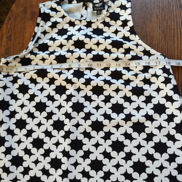 Bobeau High Neck Black and White Sleeveless Top Size Women's Small - Picture 5 of 9